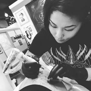 Meet your Posher, Nhia